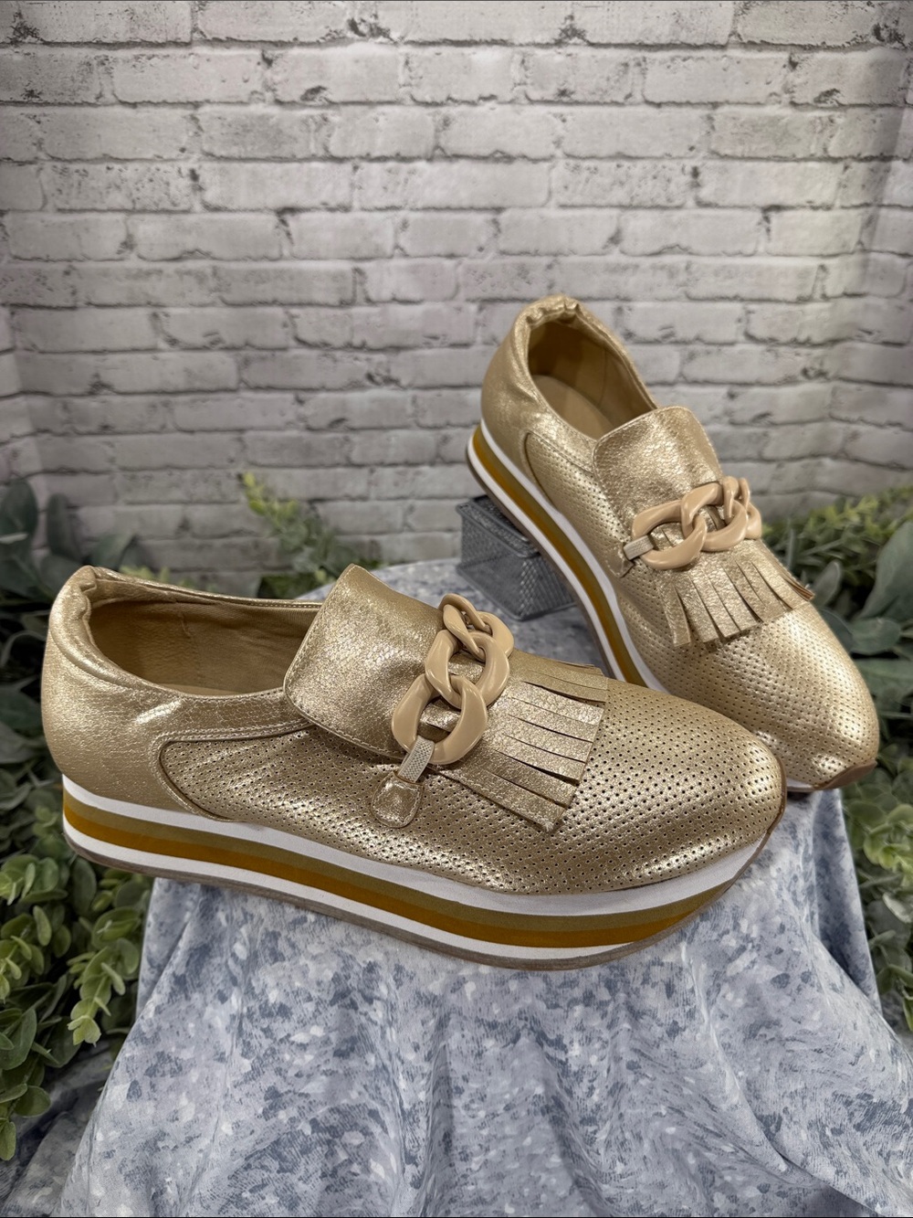 COCONUTS by Matisse “Bess” Gold Metallic Platform Loafer Sneakers 💛 WMS 10M